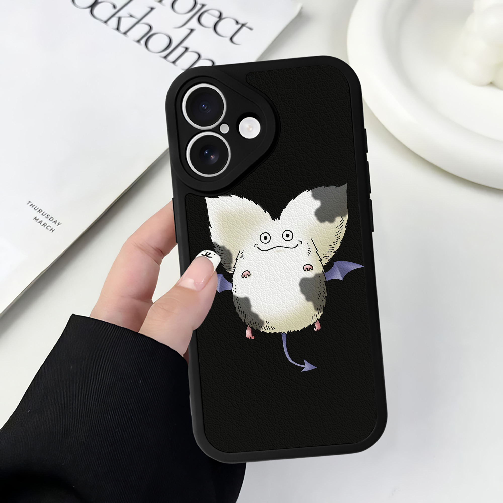 （画像用） ドラゴンクエスト Doragon Kuesuto Dragon Quest 【iPhone 16シリーズ対応】シリコンスマホケース（レザー調） 材質：シリコン